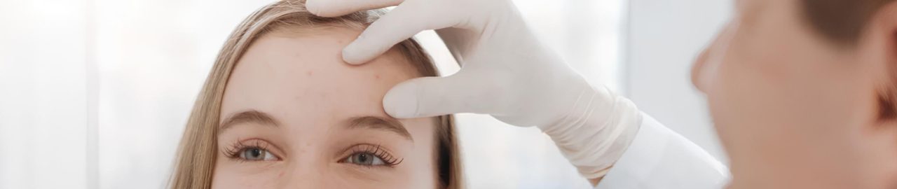 Мікробіом шкіри_ що це і як він впливає на висипи, дерматити, акне